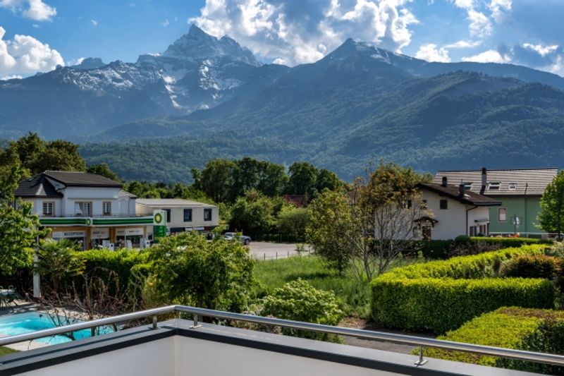 WUNDERSCHÖNES FREISTEHENDES HAUS MIT EIGENSTÄNDIGEM STUDIO UND SWIMMINGPOOL - 7