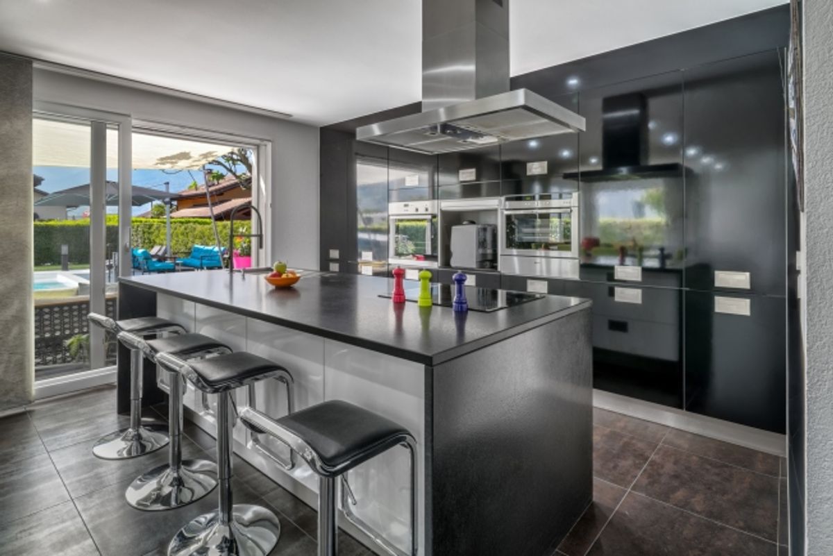 WUNDERSCHÖNES FREISTEHENDES HAUS MIT EIGENSTÄNDIGEM STUDIO UND SWIMMINGPOOL - 10