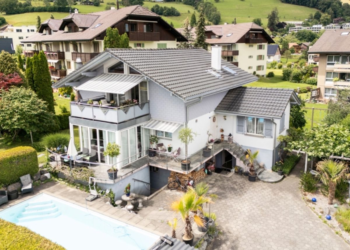 CHARMANTES EINFAMILIENHAUS MIT EINLIEGERWOHNUNG - 0