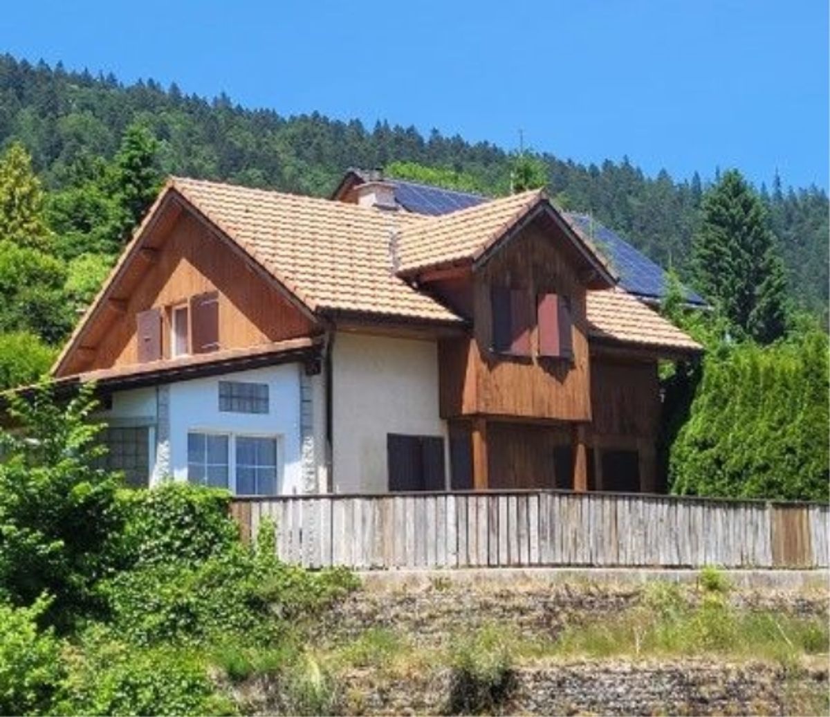 *Hoch stehende, freistehende Villa* - 0