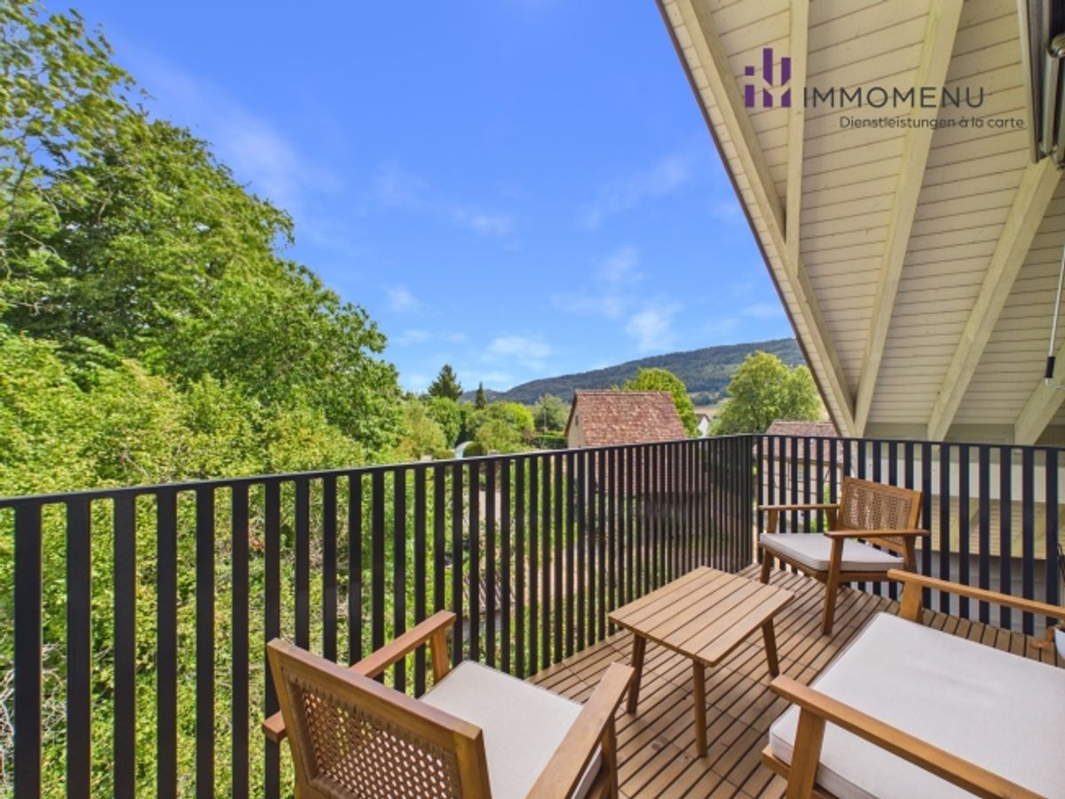 Moderne 2.5-Zimmer-Attikawohnung mit Weitsicht in Oberweningen - 0