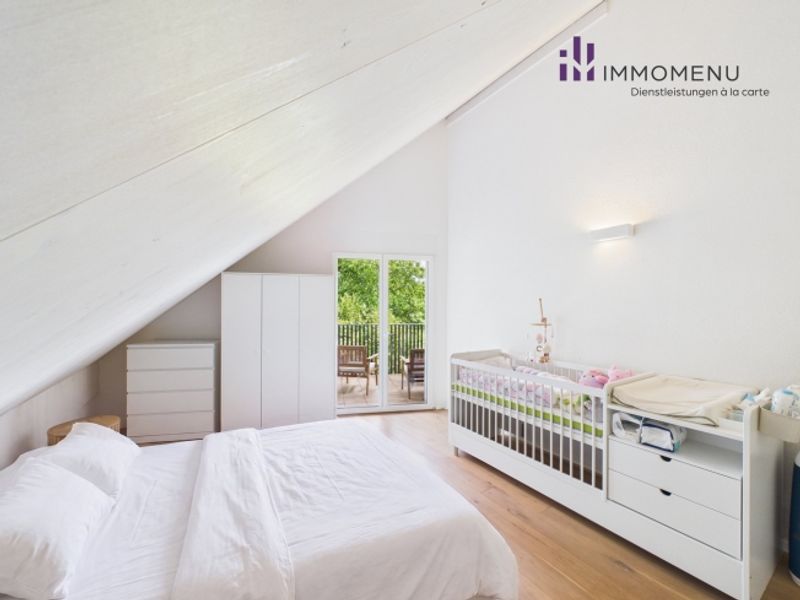 Moderne 2.5-Zimmer-Attikawohnung mit Weitsicht in Oberweningen - 3