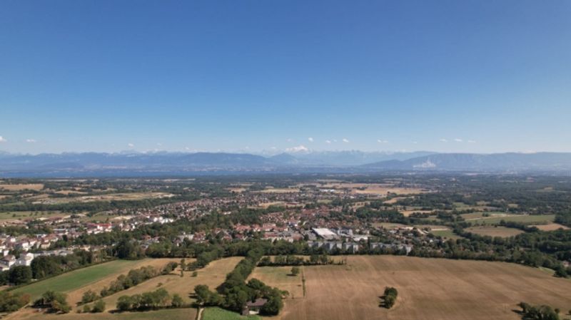 Geräumig, freistehend in einer ruhigen Gegend mit Blick - 3