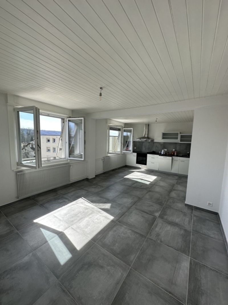 Der Landeron 
Zu mieten 3,5 Zimmer Penthouse
Sofort verfügbar - 5