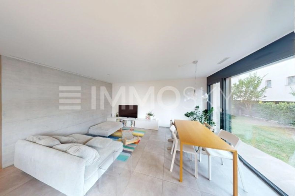 Elegant und modern mit privatem Garten - 0