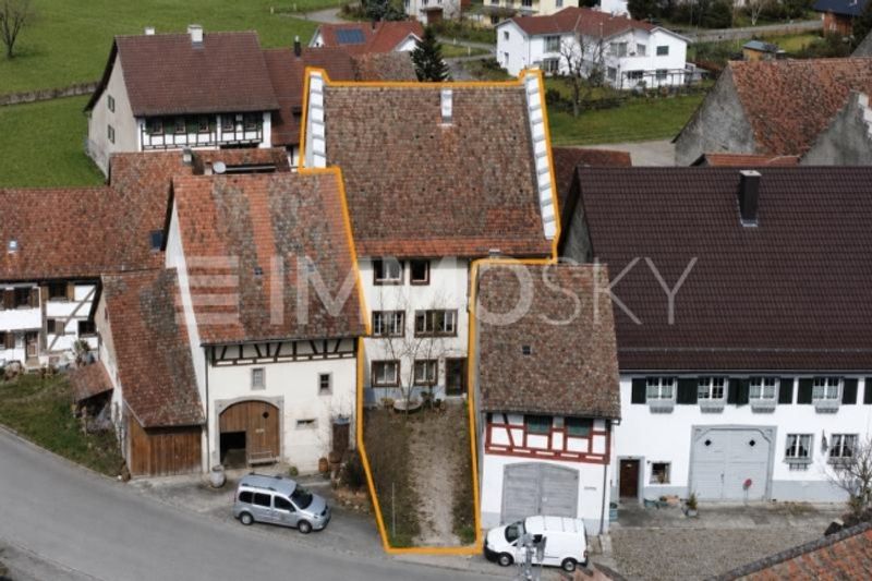 Haus mit grossem Entwicklungspotenzial - 1