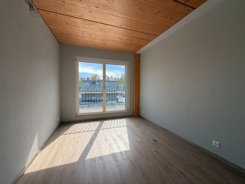 4.5-Zimmer Büro/Praxis mit Lift in Würenlos - 7