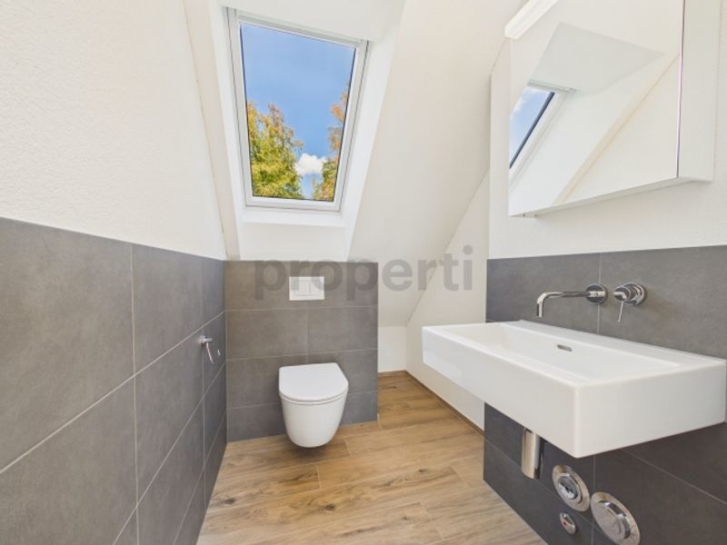 Attikawohnung direkt am Waldrand mit Zürichseeblick, Minergie-Standard und Free-Cooling - 11
