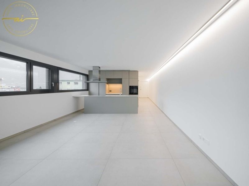 ELEGANTE 2,5-ZIMMER-WOHNUNG MIT FEINEN OBERFLÄCHEN - 6