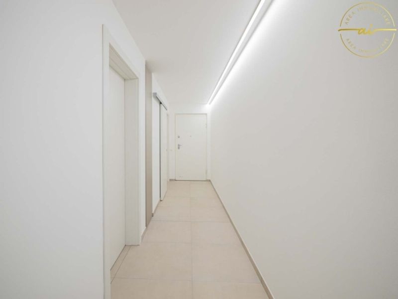 ELEGANTE 2,5-ZIMMER-WOHNUNG MIT FEINEN OBERFLÄCHEN - 7