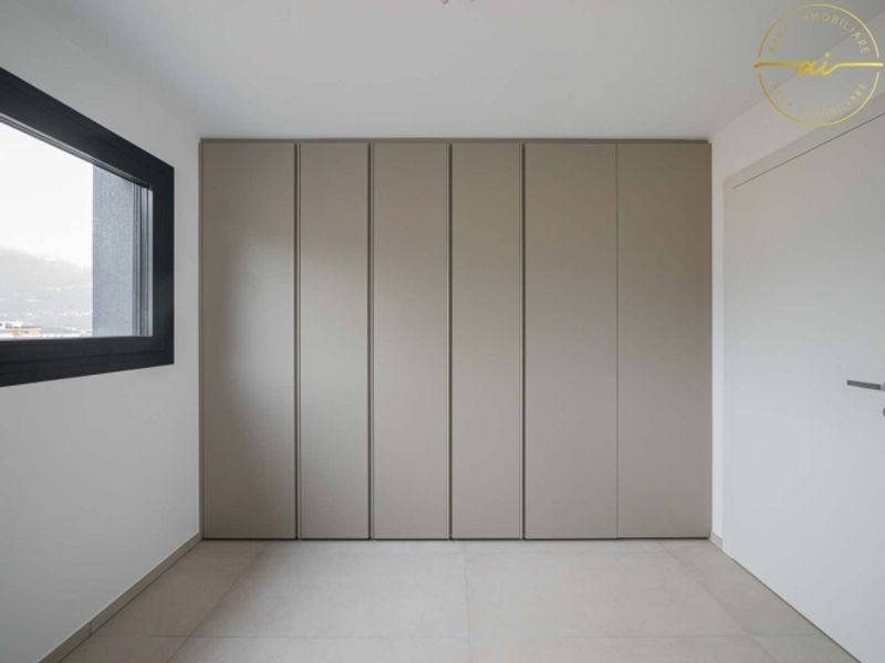 ELEGANTE 2,5-ZIMMER-WOHNUNG MIT FEINEN OBERFLÄCHEN - 8