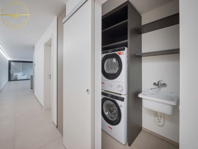 ELEGANTE 2,5-ZIMMER-WOHNUNG MIT FEINEN OBERFLÄCHEN - 9