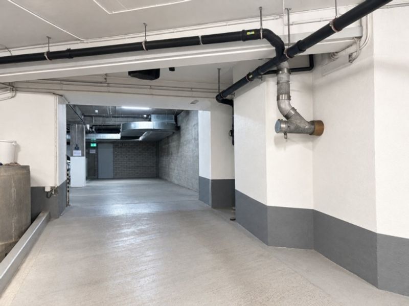Einstellhallenparkplatz nähe Aeschenplatz zu vermieten - 3
