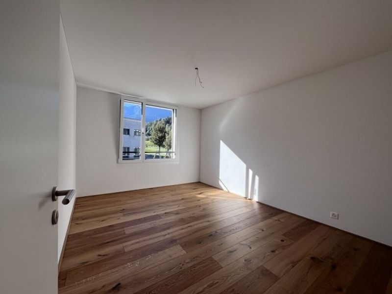 Attraktive 4.5 Zimmer-Wohnung an zentraler Lage in Cazis - 3