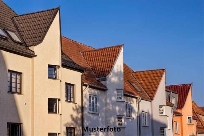 *Mehrfamilienhaus* - 1