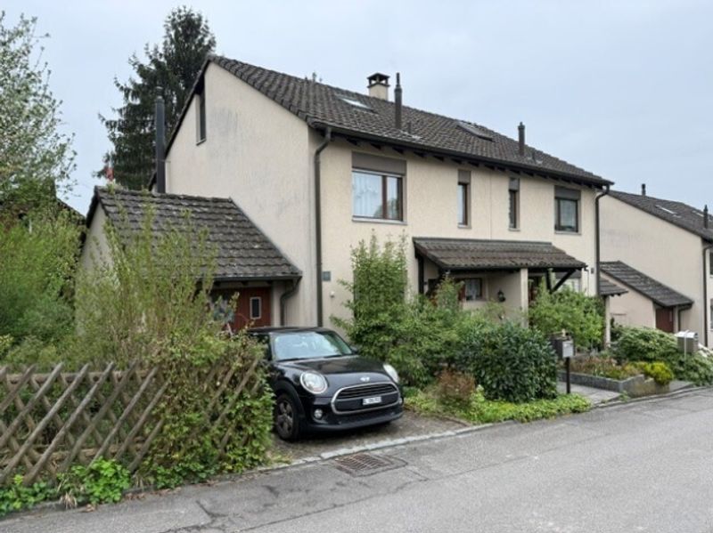 Doppeleinfamilienhaus mit Garage und Garten - 1