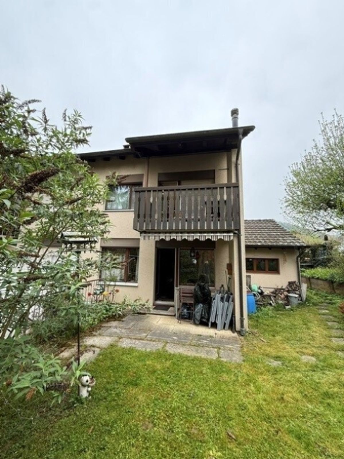 Doppeleinfamilienhaus mit Garage und Garten - 1