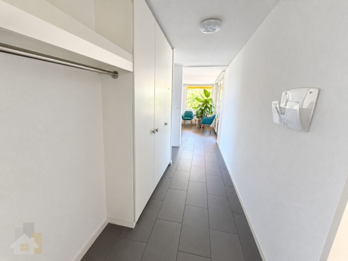 Schöne, helle 5,5 Zimmer Wohnung - 1