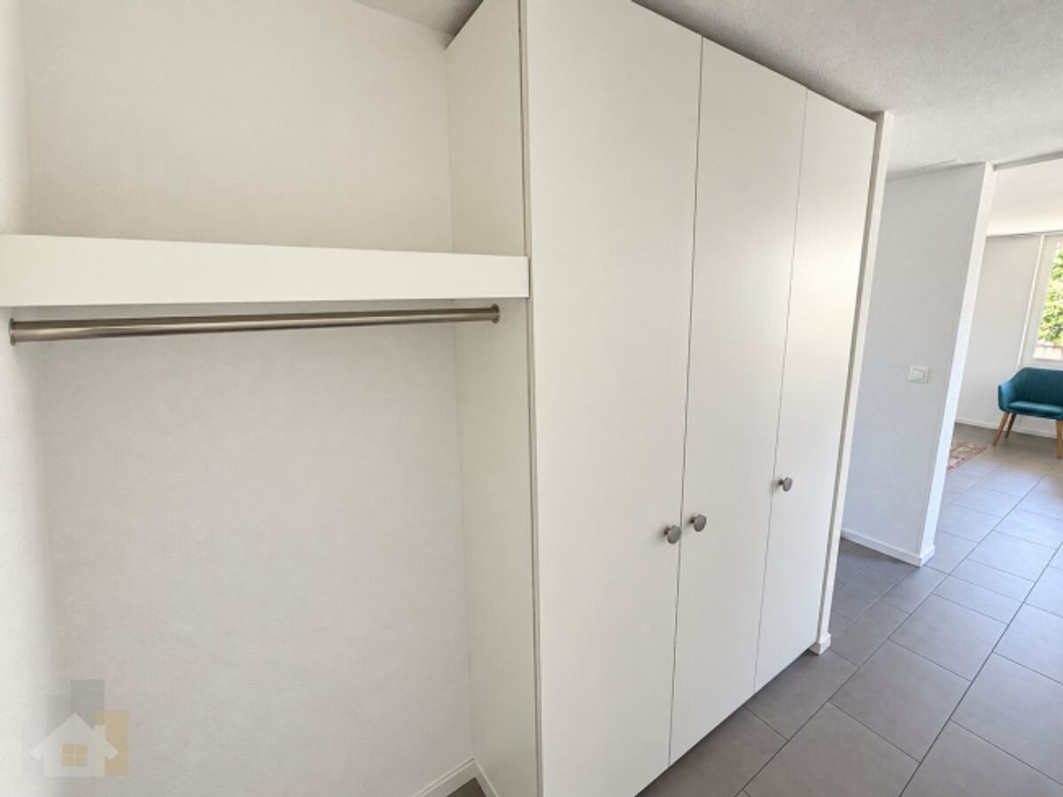 Schöne, helle 5,5 Zimmer Wohnung - 2