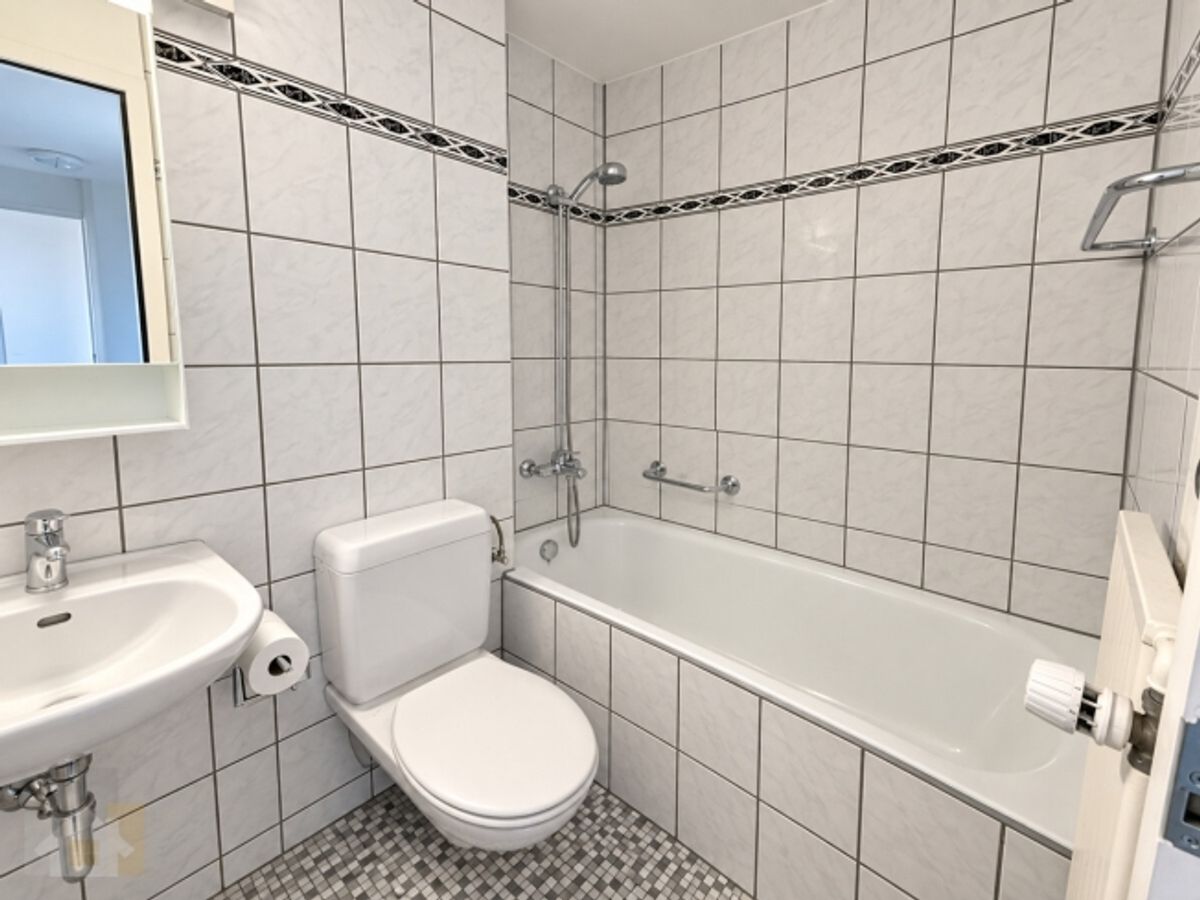Schöne, helle 5,5 Zimmer Wohnung - 5