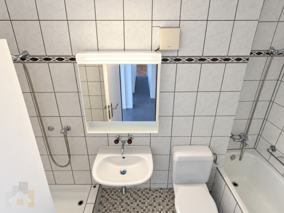 Schöne, helle 5,5 Zimmer Wohnung - 6