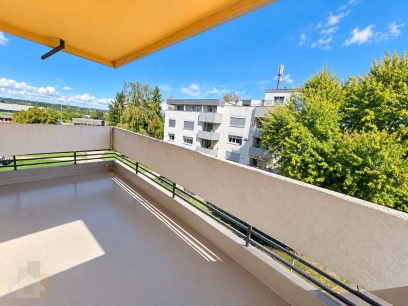Schöne, helle 5,5 Zimmer Wohnung - 14