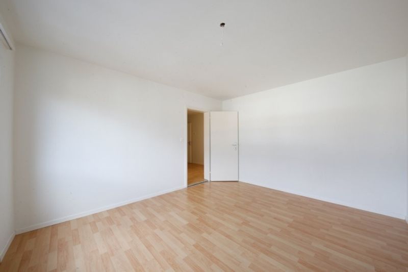 ZENTRALE 4 ZIMMER-WOHNUNG IN OLTEN - 2