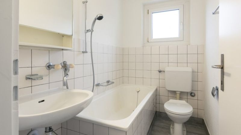 GUT ERSCHLOSSENE WOHNUNG IN OLTEN - 9