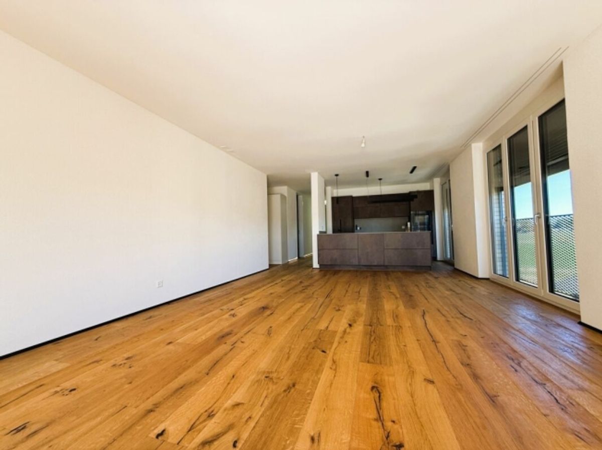 Ganz oben. Ganz frei. Ganz Zuhause - exklusive 3.5-Zi.-Attikawohnung in Berg - 3