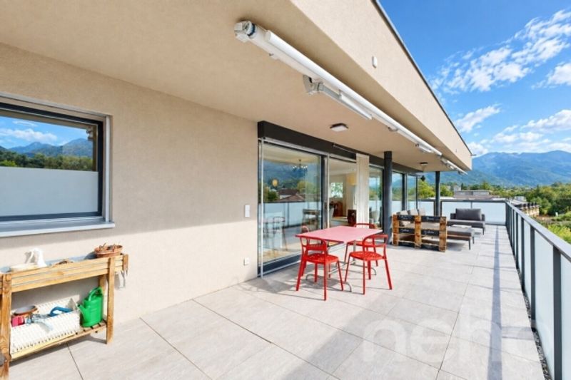 Hervorragende 4,5-Zimmer-Wohnung im obersten Stock mit großer, nach Süden ausgerichteter Terrasse - 10