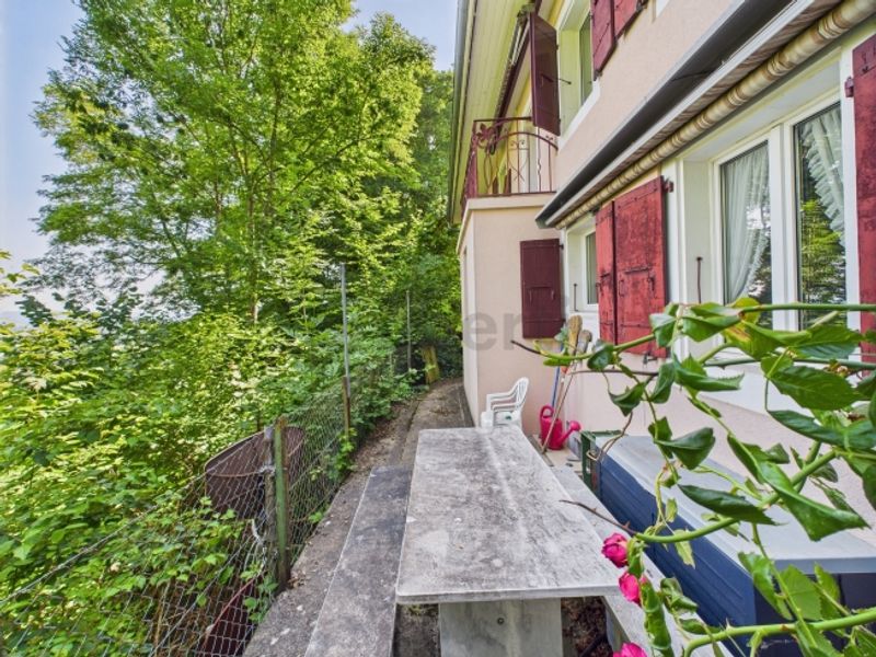 Exklusives Einfamilienhaus in ruhiger Waldrandlage mit Seesicht und Garten - 10