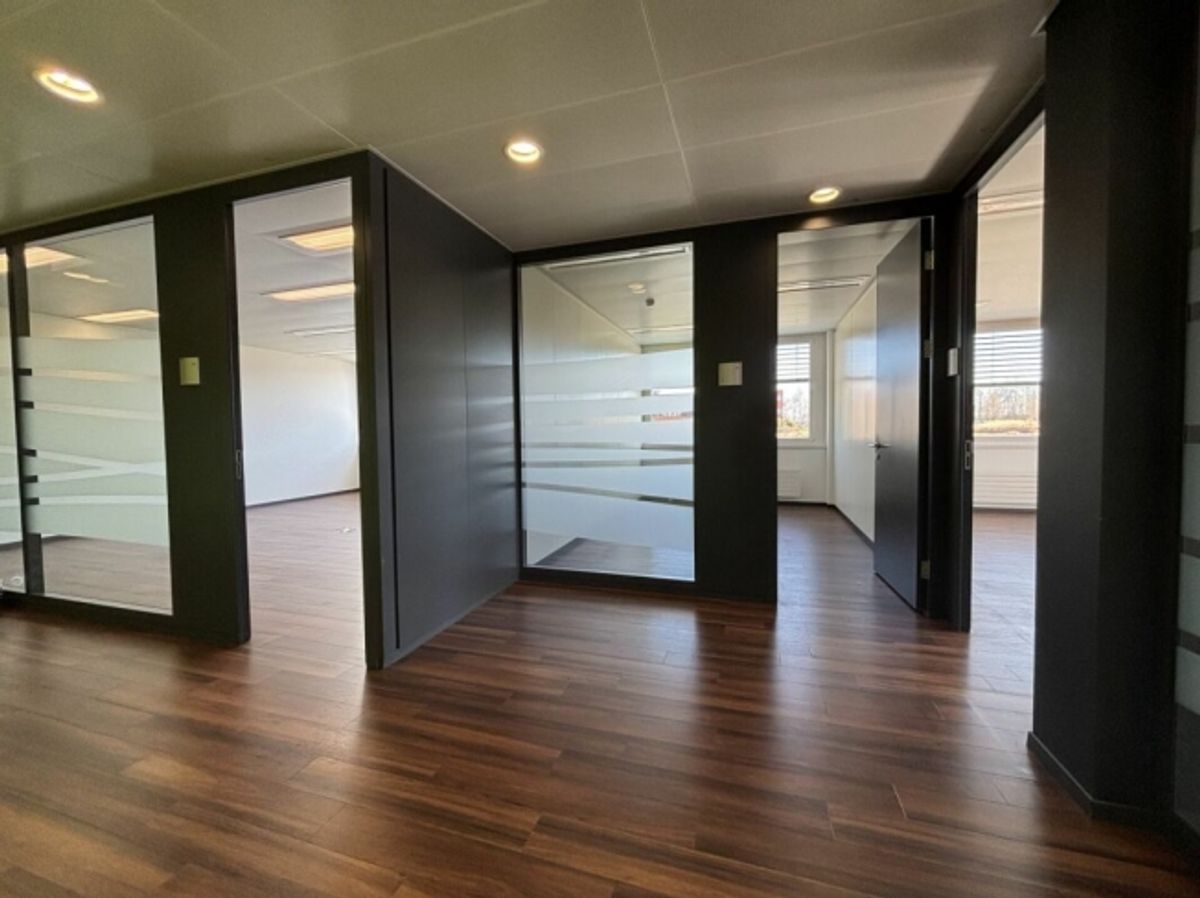 Superbes surfaces de bureaux modernes accessibilité CFF et parkings - 4