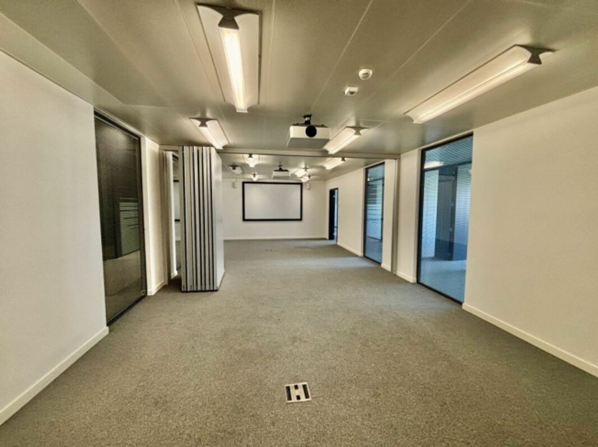 Superbes surfaces de bureaux modernes accessibilité CFF et parkings - 11