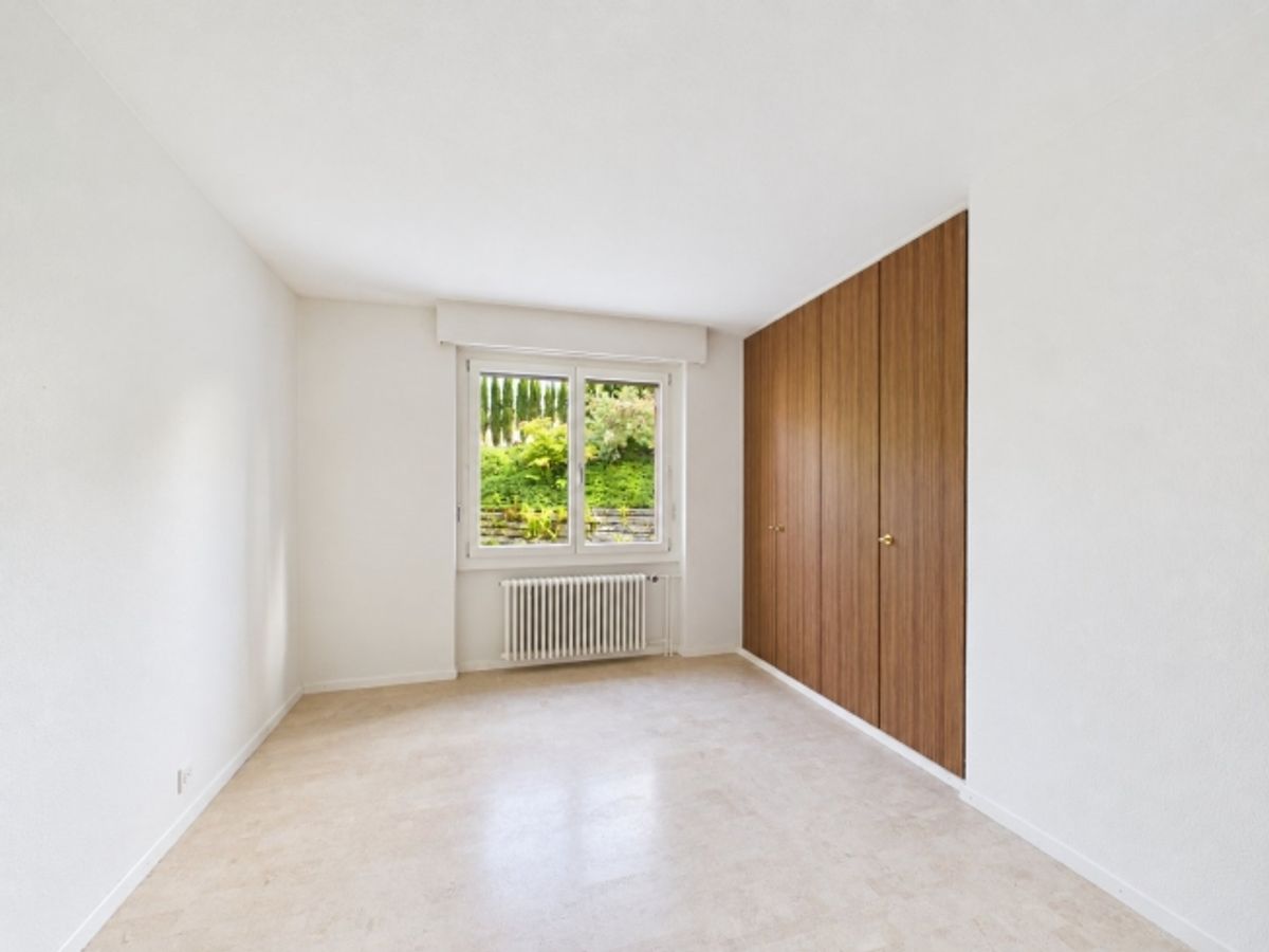Traumhafter Garten mit Pergola und Fernsicht, Garage und Aussenparkplatz - 6