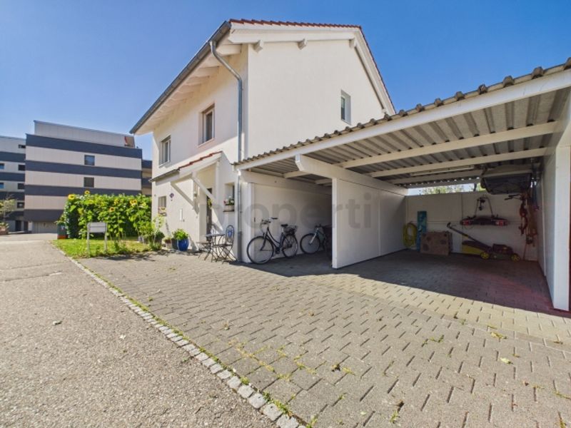 Freistehendes Einfamilienhaus von 2012 Modulare Fussbodenheizung, 5 Schlafzimmer und sonniger Garten - 1
