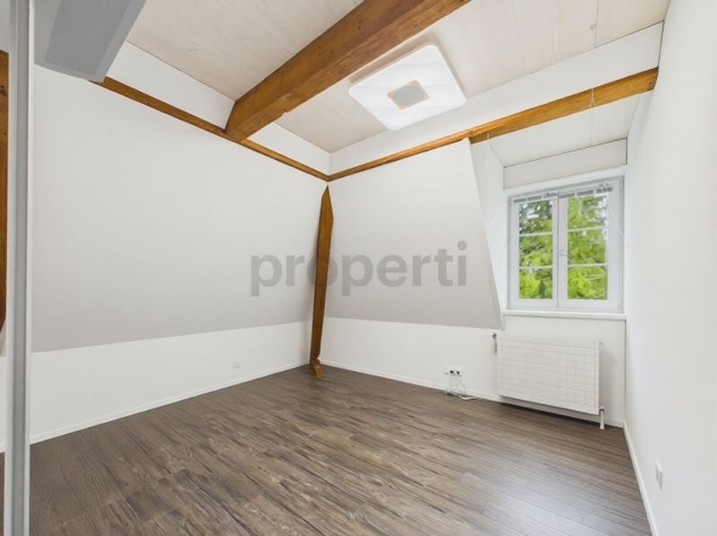 Kernsanierung 2015, viel Platz für die ganze Familie und sonniger Garten mit Pergola - 9