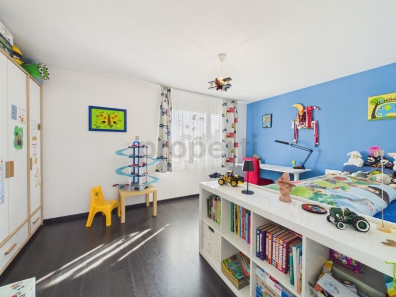 Freistehendes Einfamilienhaus von 2012 Modulare Fussbodenheizung, 5 Schlafzimmer und sonniger Garten - 11
