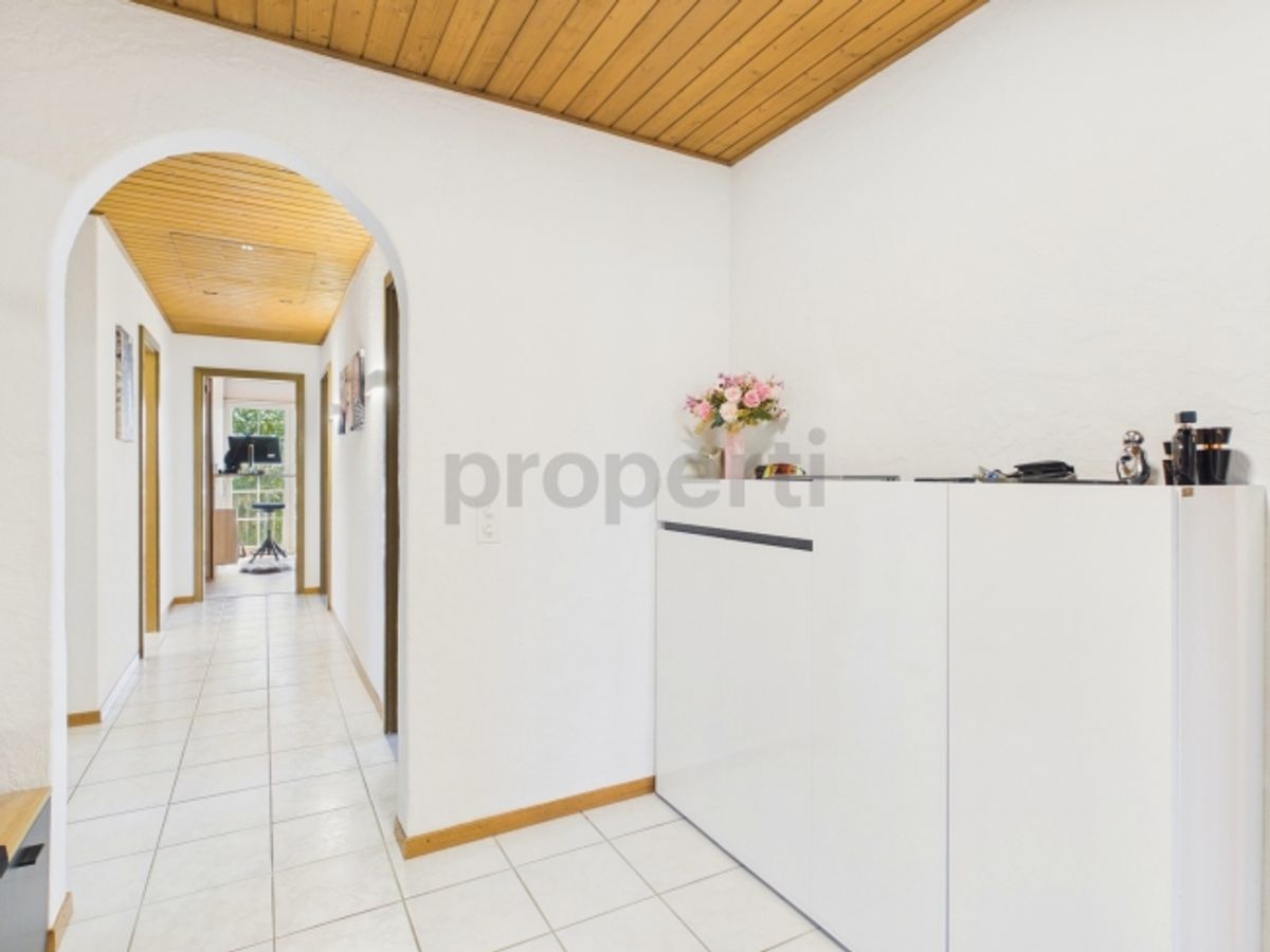 Stilvoll renoviertes Wohnglück mit sonnigem Balkon - 3