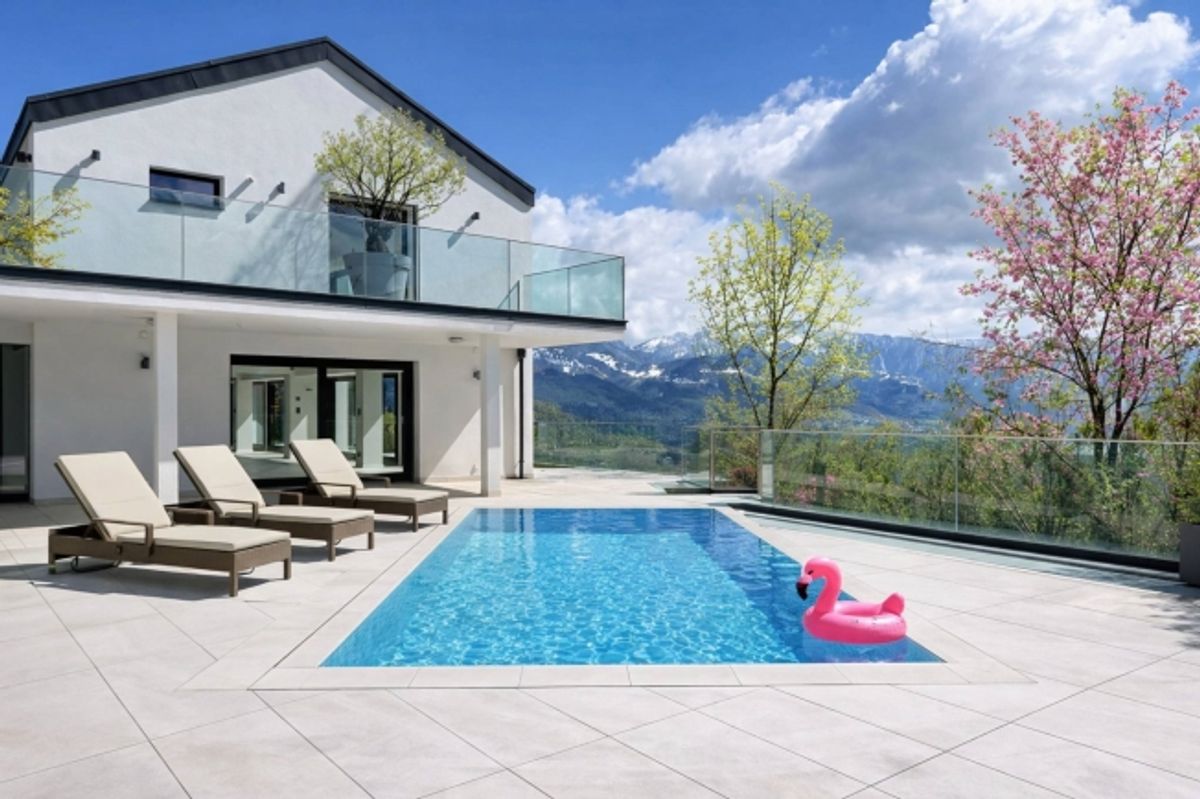 6,5-Zimmer-Immobilie mit Schwimmbad und atemberaubender Aussicht - 0