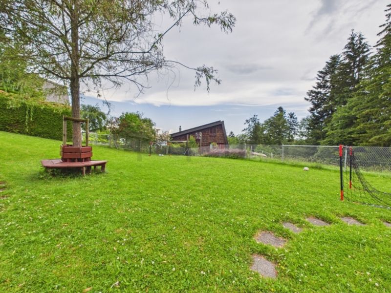 Idyllisches Einfamilienhaus mit sonnigem Garten und Pool in Trogen AR - 12