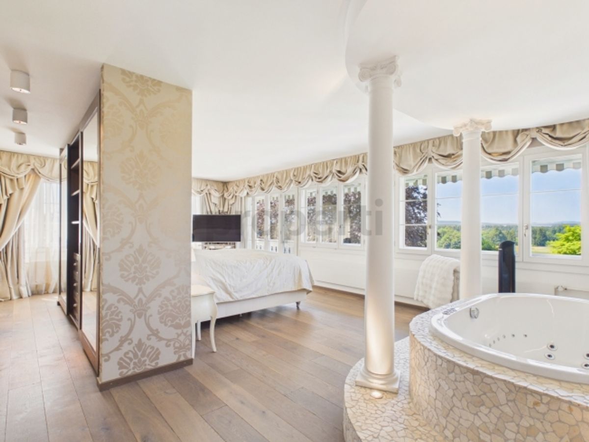 Exklusive Villa mit grandiosem Pool und unverbaubarem Panoramablick - 6