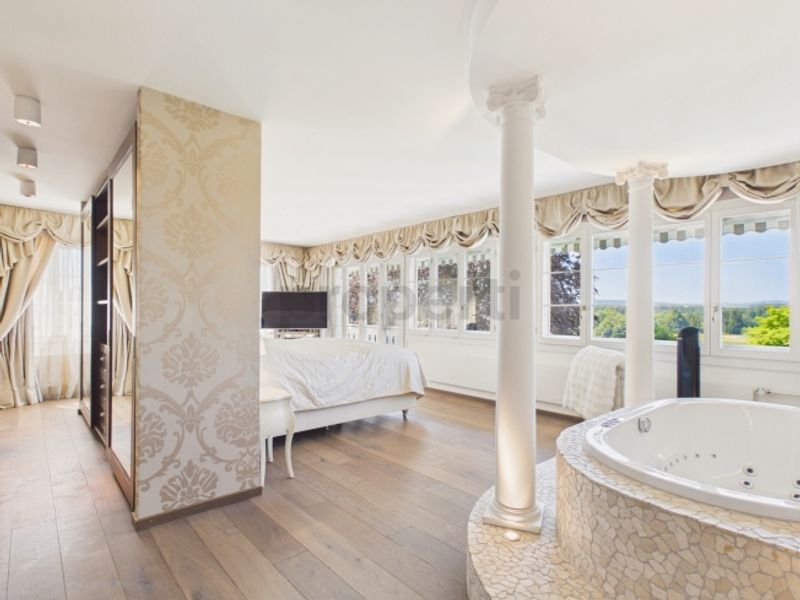 Exklusive Villa mit grandiosem Pool und unverbaubarem Panoramablick - 7
