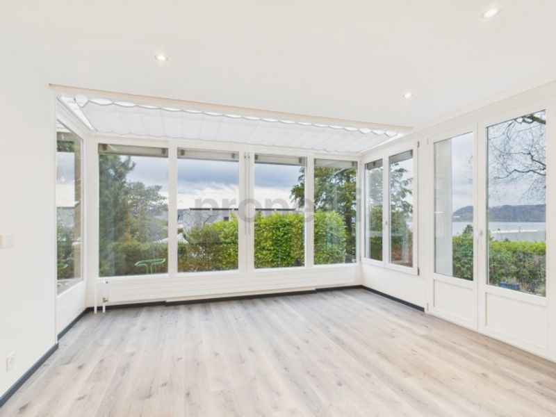 Moderne 6.5 pièces row-house rénovée avec jardin à La Neuveville - 1