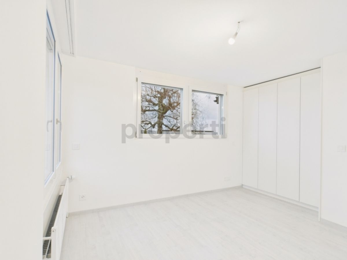 Moderne 6.5 pièces row-house rénovée avec jardin à La Neuveville - 4