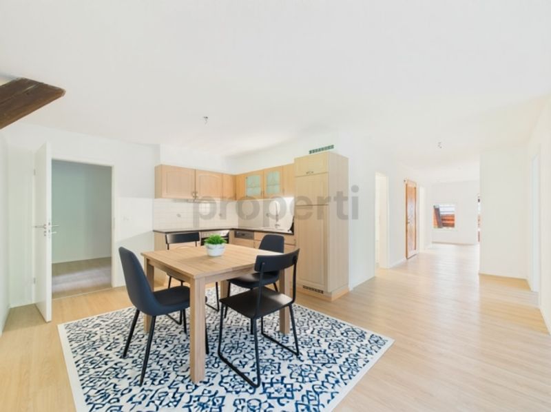 Stilvolle 5.5-Zimmer-Wohnung mit Balkon in Bolligen - 4