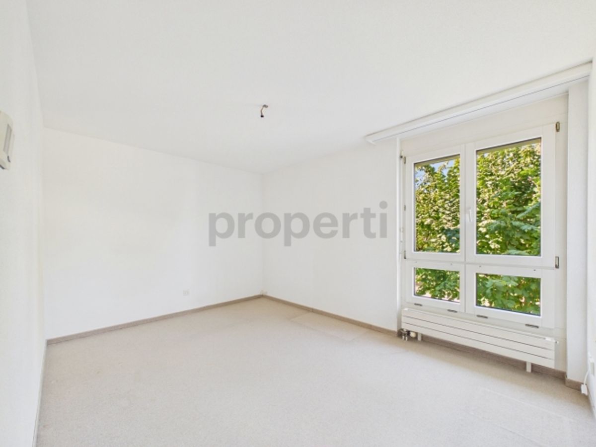 Lichtdurchflutetes Raumwunder, Vier Schlafzimmer und zwei Bäder, Einstellhallenplatz und Lift - 7