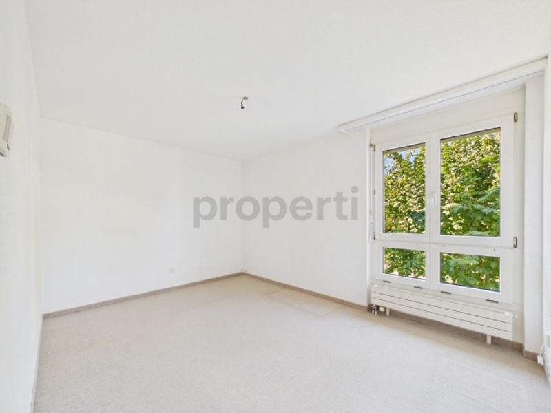 Lichtdurchflutetes Raumwunder, Vier Schlafzimmer und zwei Bäder, Einstellhallenplatz und Lift - 8