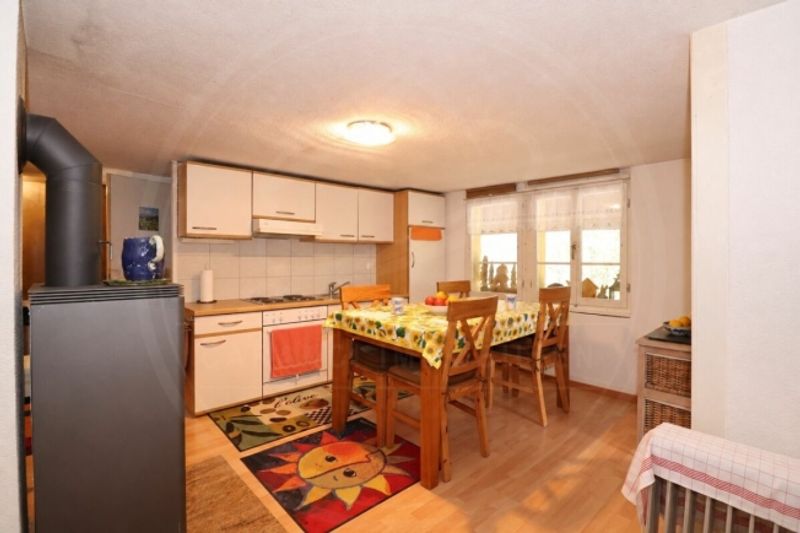 Zweifamilienhaus mit Stall und Landwirtschaftsland in Wettingen - 5