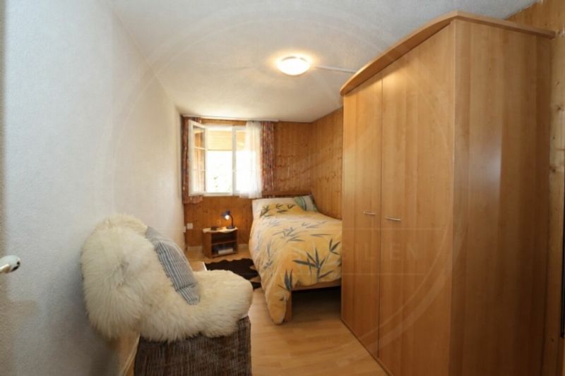 Zweifamilienhaus mit Stall und Landwirtschaftsland in Wettingen - 6