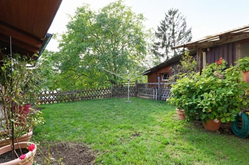 Zweifamilienhaus mit Stall und Landwirtschaftsland in Wettingen - 10